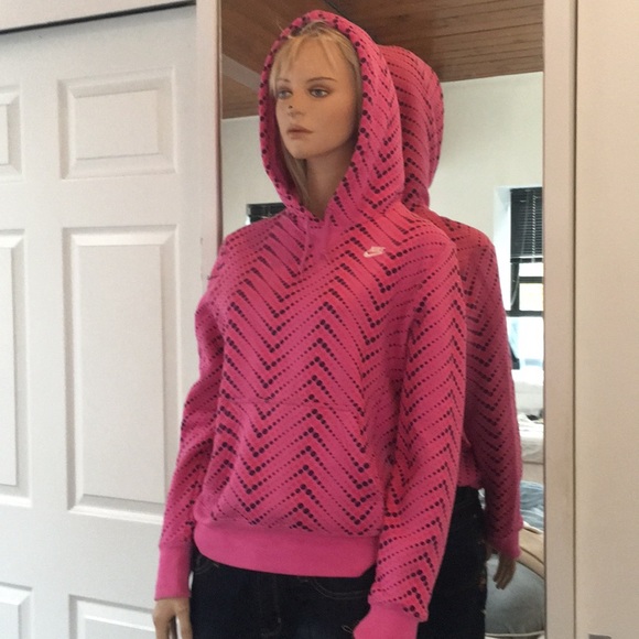 Nike Tops - Great “Nike” Pink Circle Jaggard Print Sweatshirt